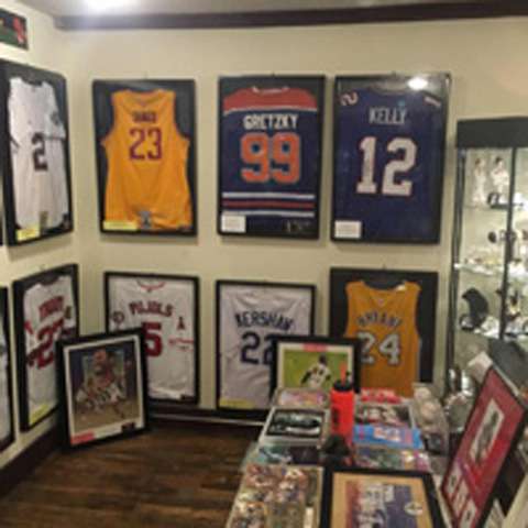 Jobs in Swifty's Sports Collectibles - reviews